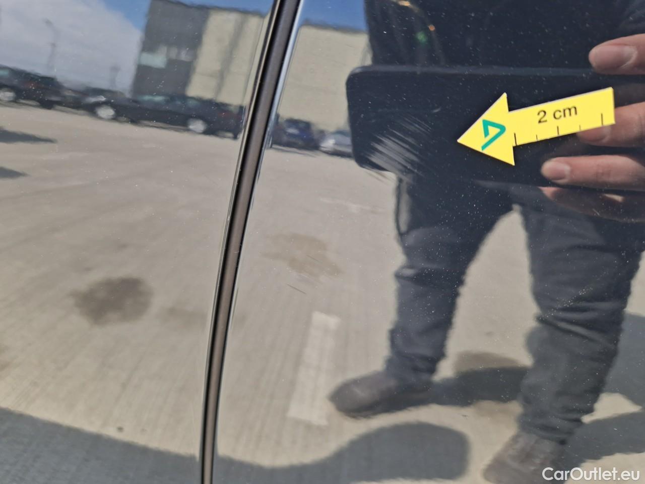  Volkswagen  Golf  Life 1.0 TSI #31