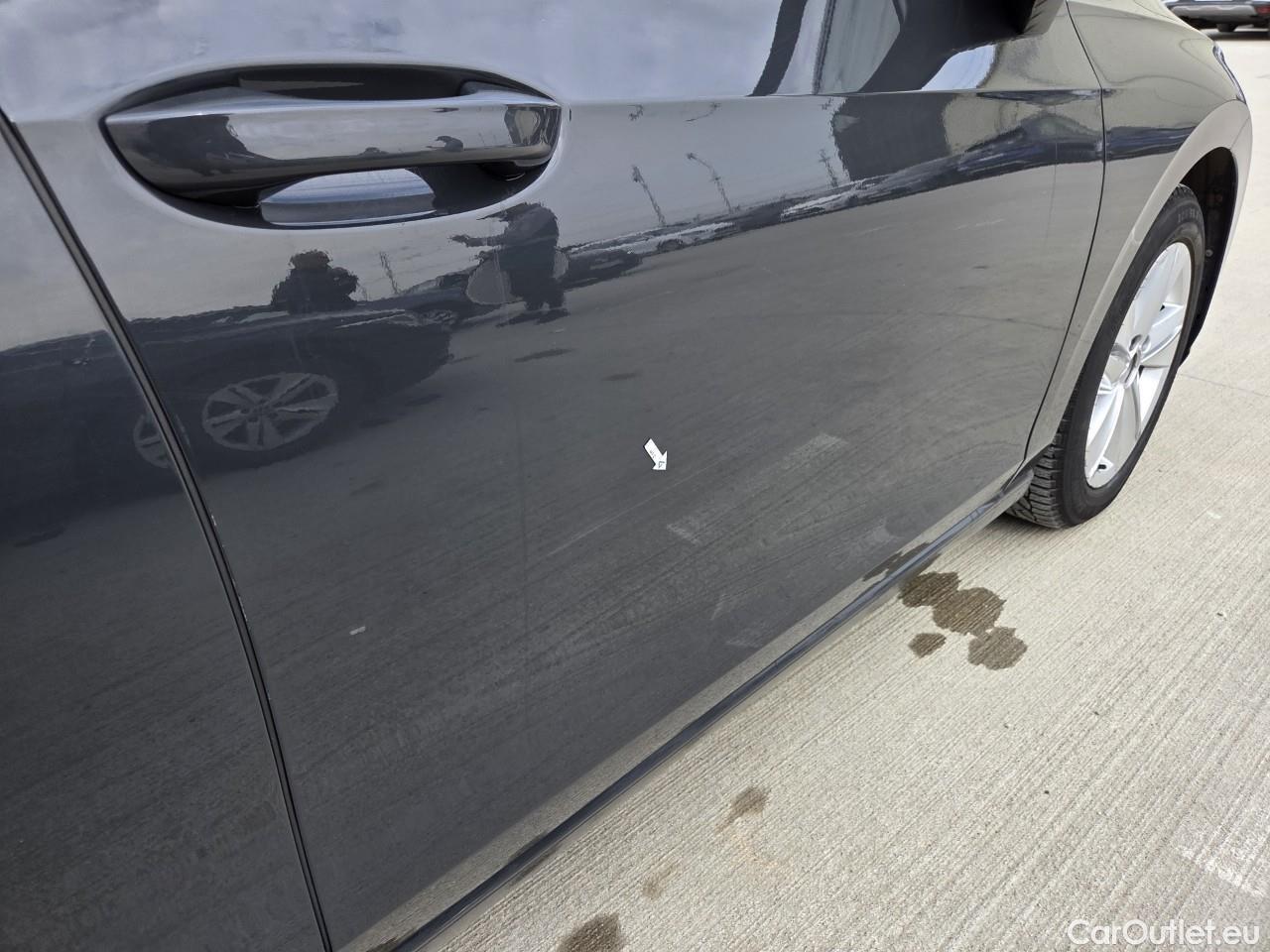  Volkswagen  Golf  Life 1.0 TSI #32