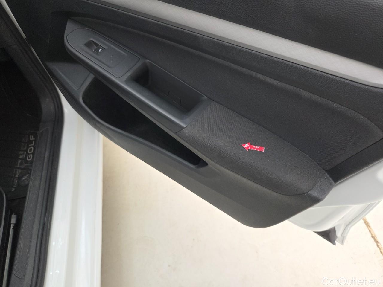  Volkswagen  Golf  Life 1.5 eTSI ACT DSG mild-Hybrid #40