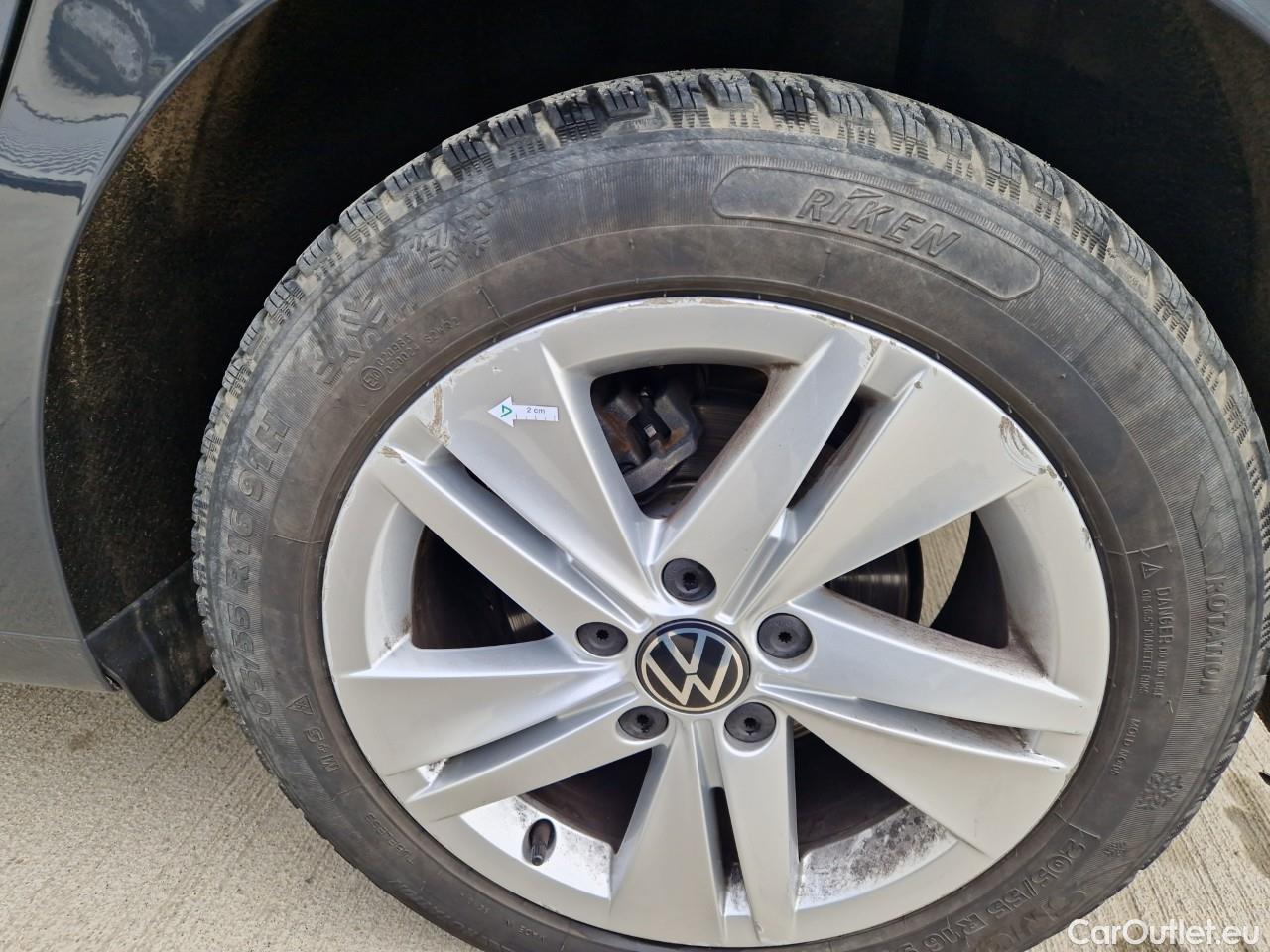  Volkswagen  Golf  Life 1.0 TSI #38