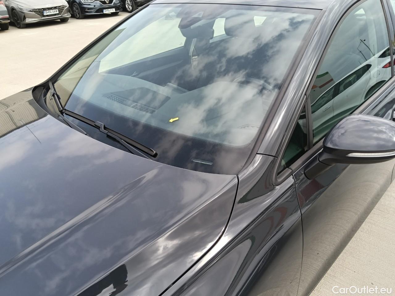  Volkswagen  Golf  Life 1.0 TSI #11