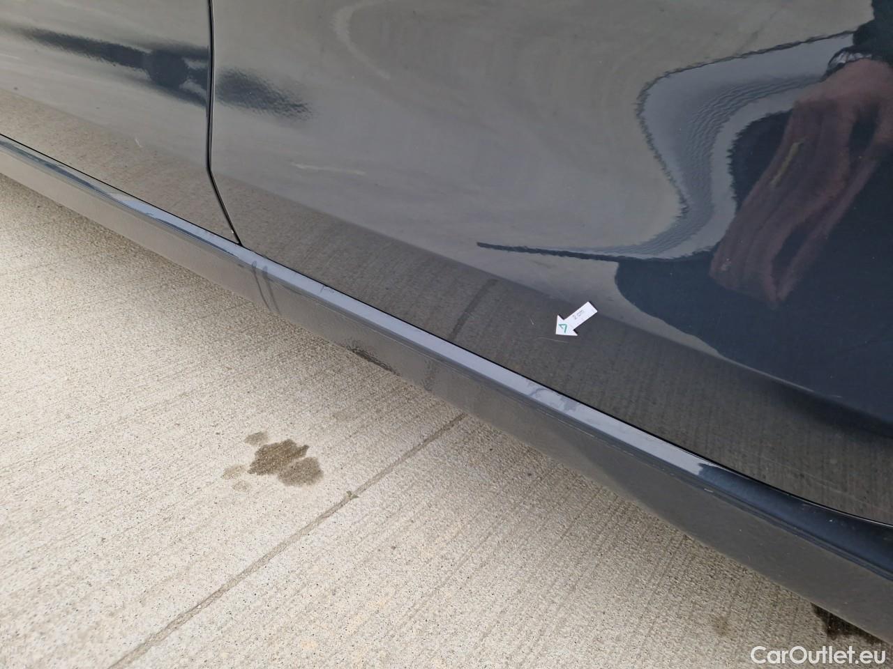  Volkswagen  Golf  Life 1.0 TSI #42