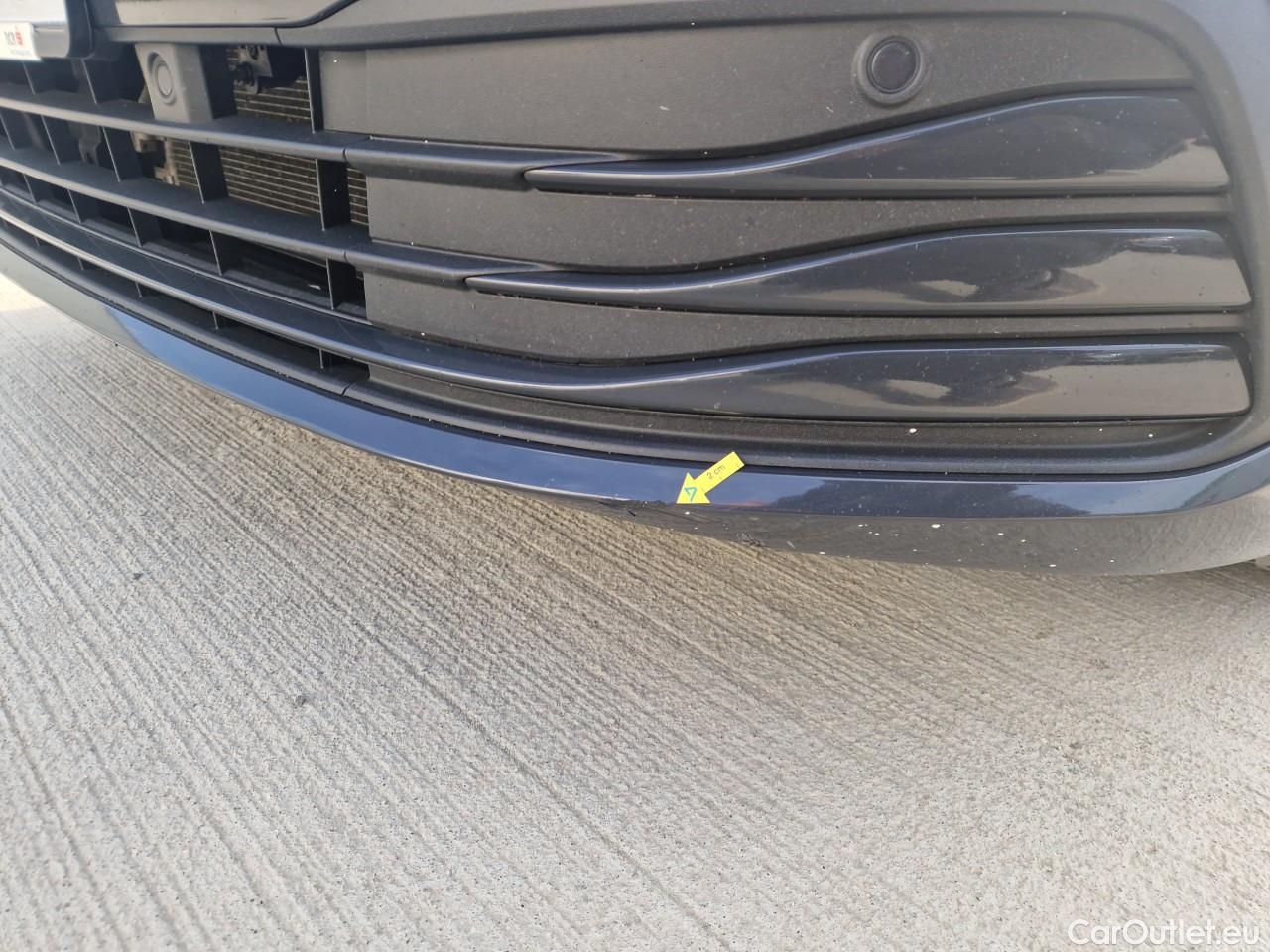  Volkswagen  Golf  Life 1.0 TSI #8