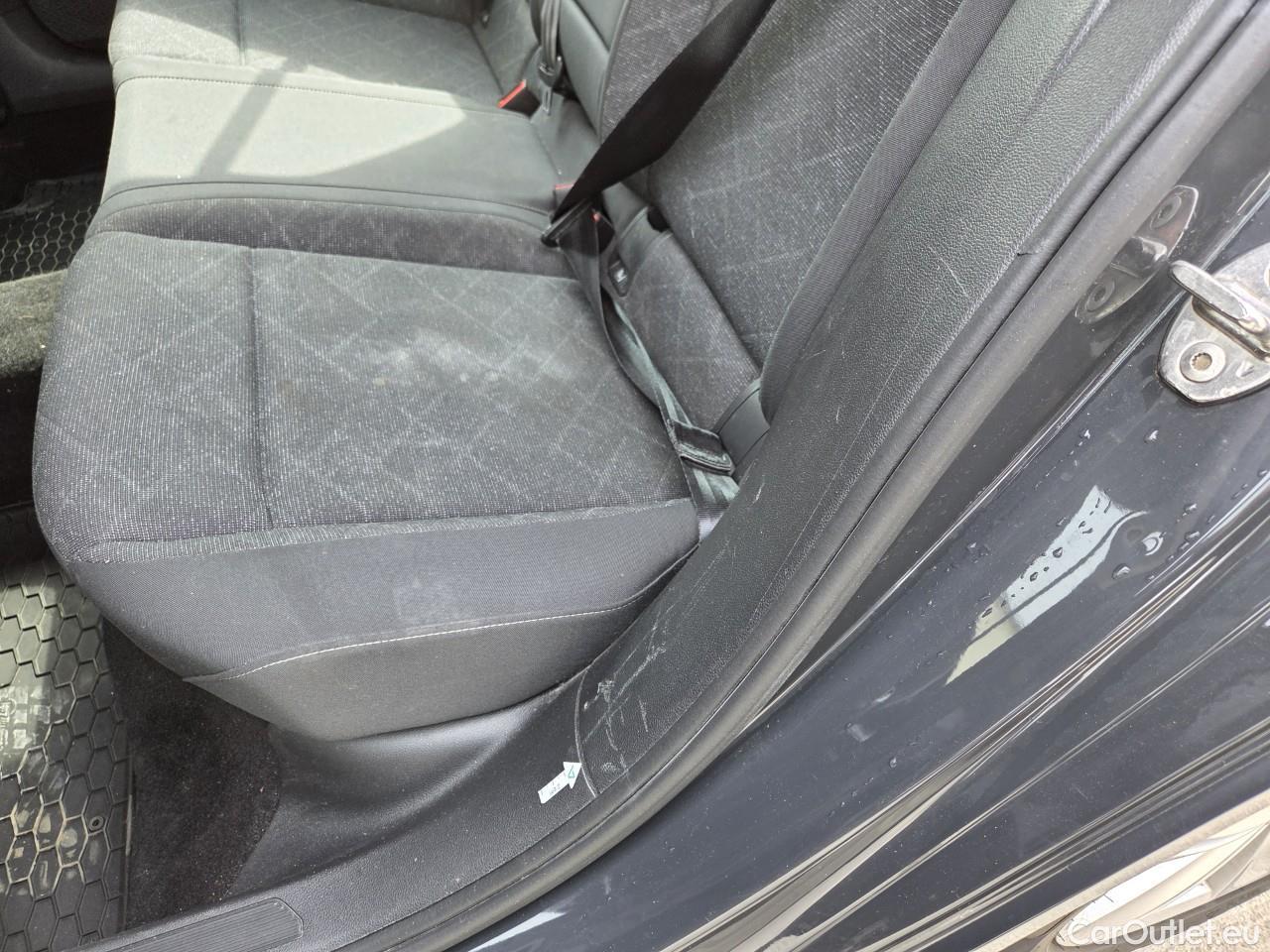  Volkswagen  Golf  Life 1.0 TSI #75