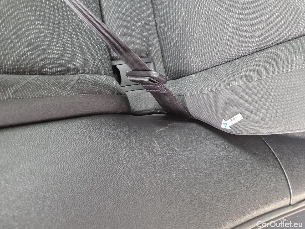  Volkswagen  Golf  Life 1.0 TSI #55