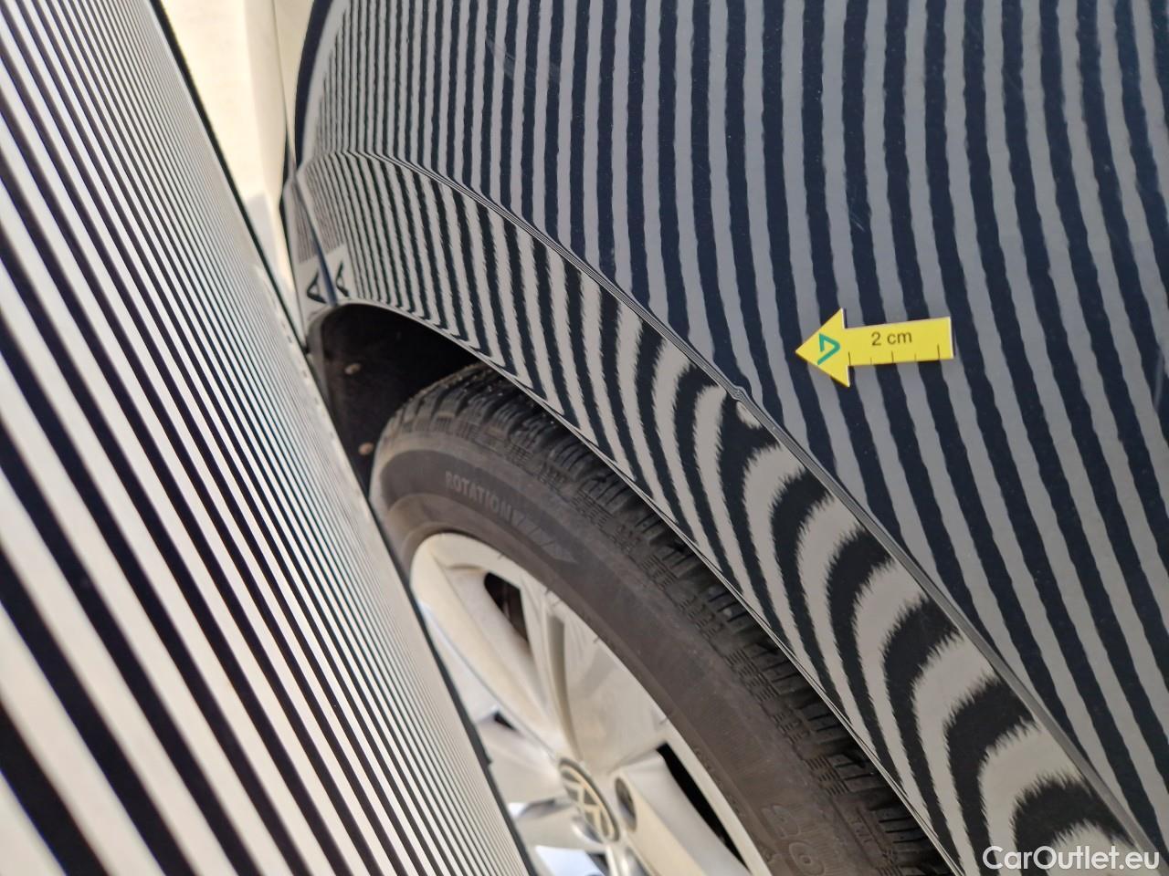  Volkswagen  Golf  Life 1.0 TSI #18