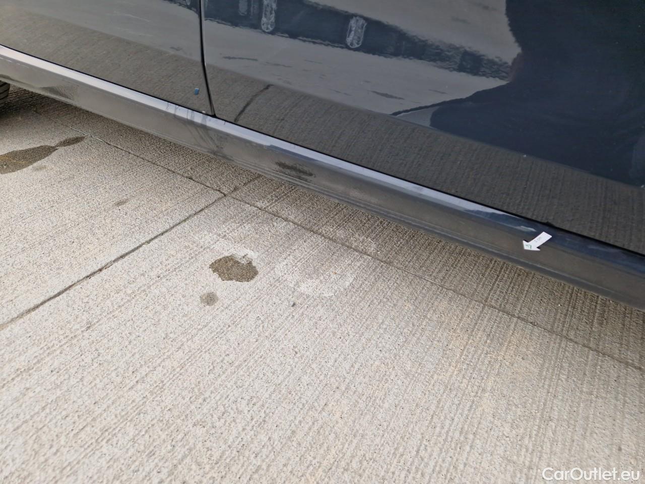  Volkswagen  Golf  Life 1.0 TSI #31