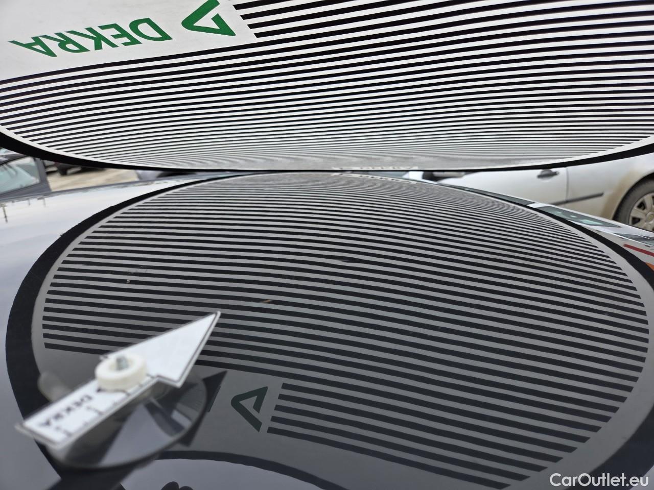  Volkswagen  Golf  Life 1.0 TSI #39