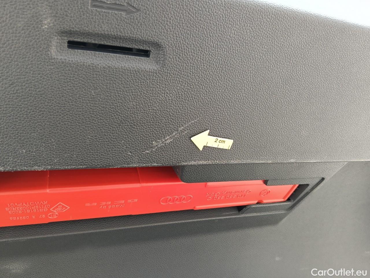  Volkswagen  Golf  Life 1.0 TSI #32