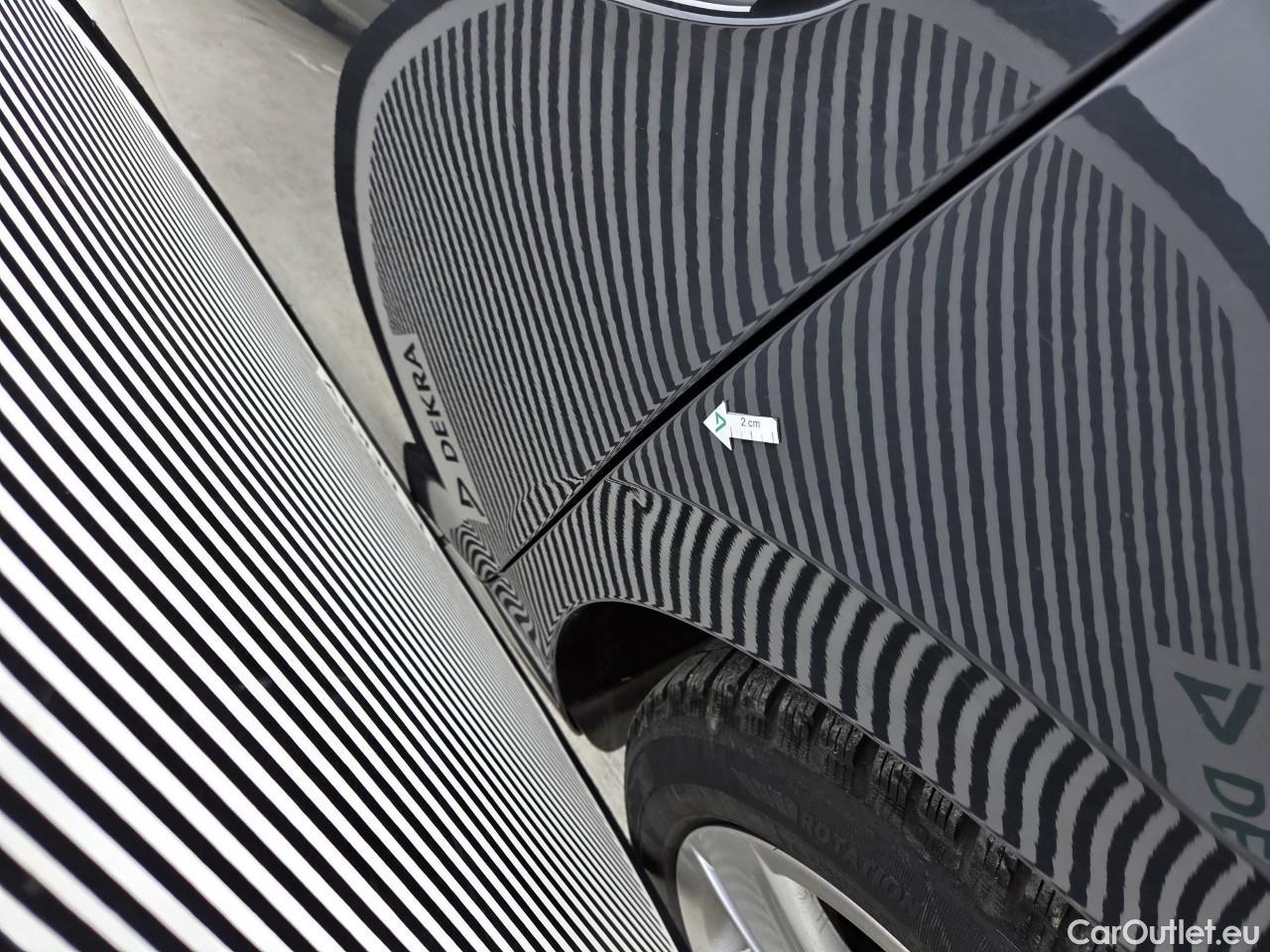  Volkswagen  Golf  Life 1.0 TSI #31