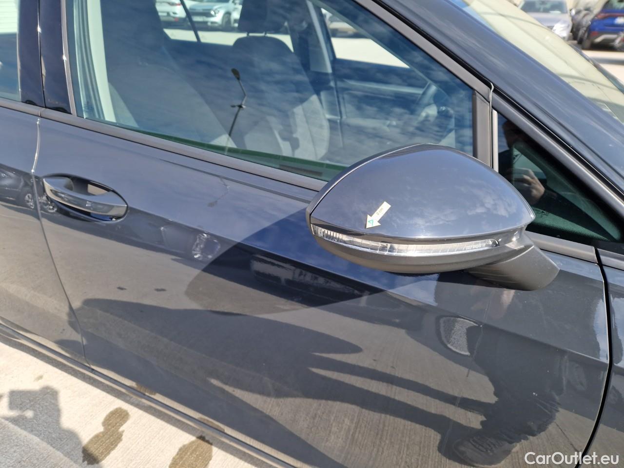  Volkswagen  Golf  Life 1.0 TSI #13