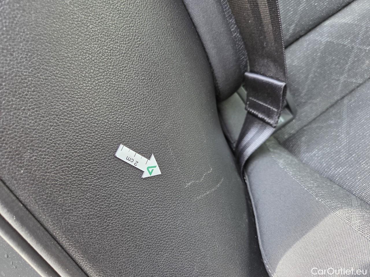  Volkswagen  Golf  Life 1.0 TSI #73