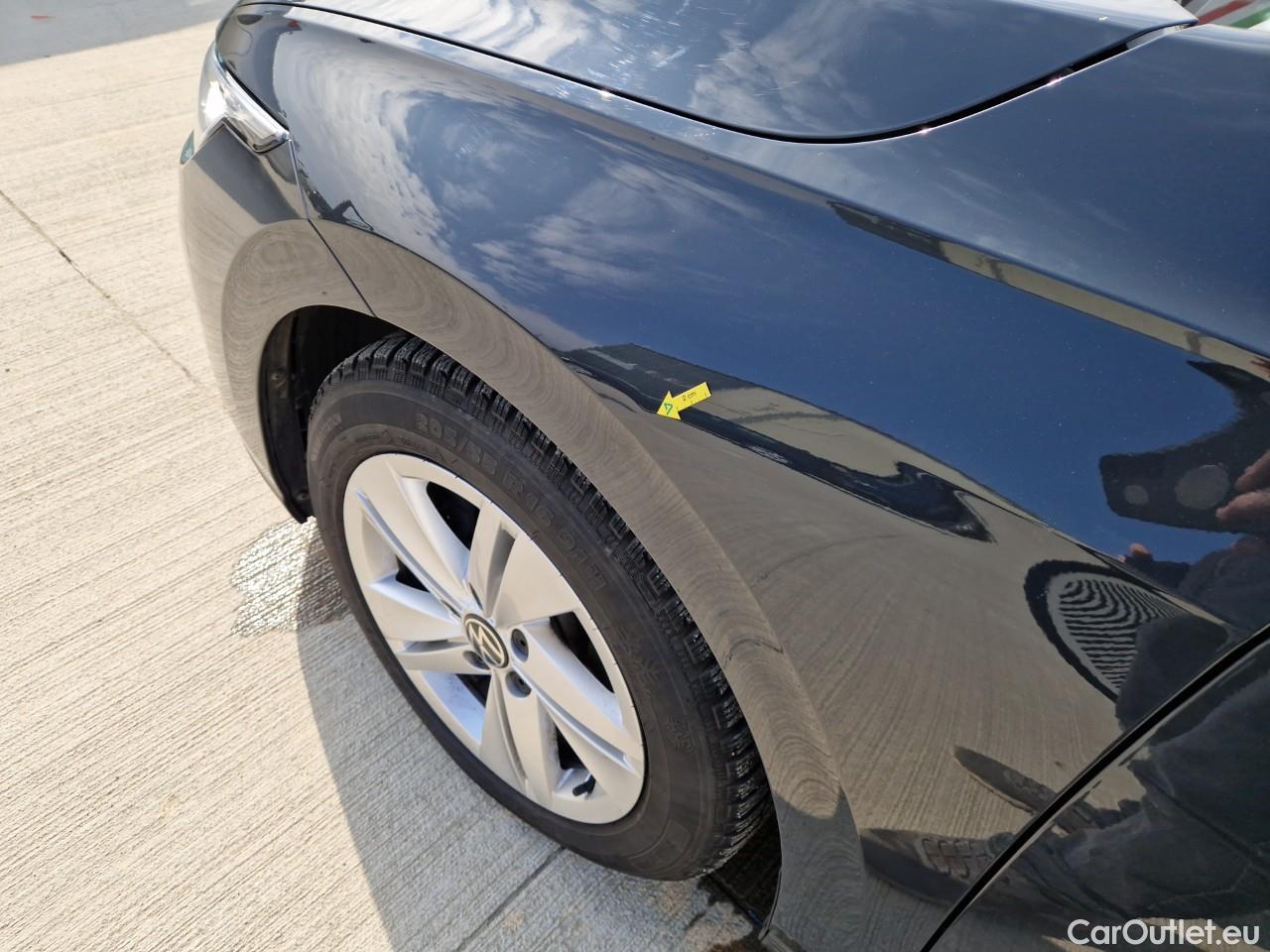  Volkswagen  Golf  Life 1.0 TSI #4