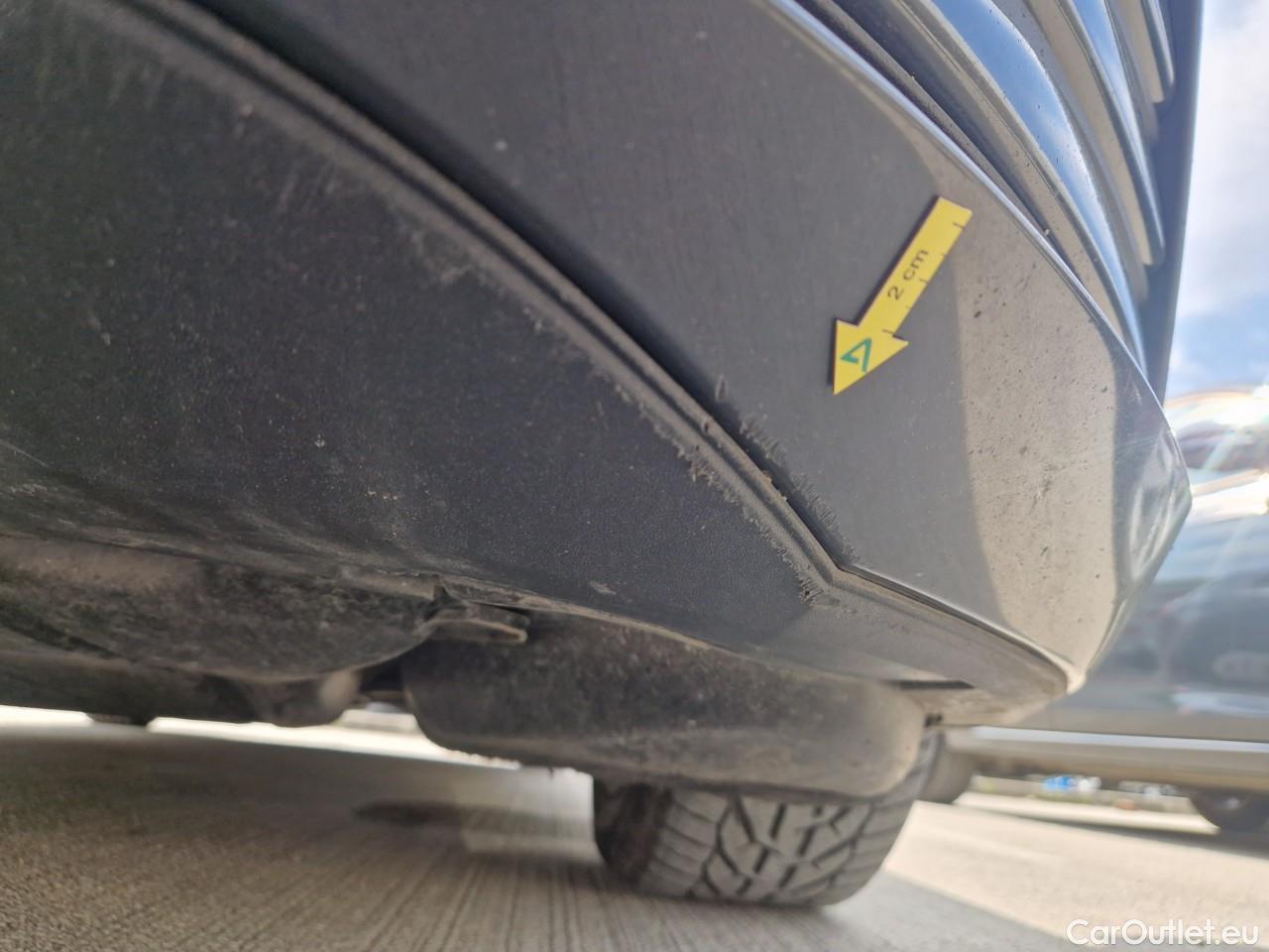  Volkswagen  Golf  Life 1.0 TSI #8