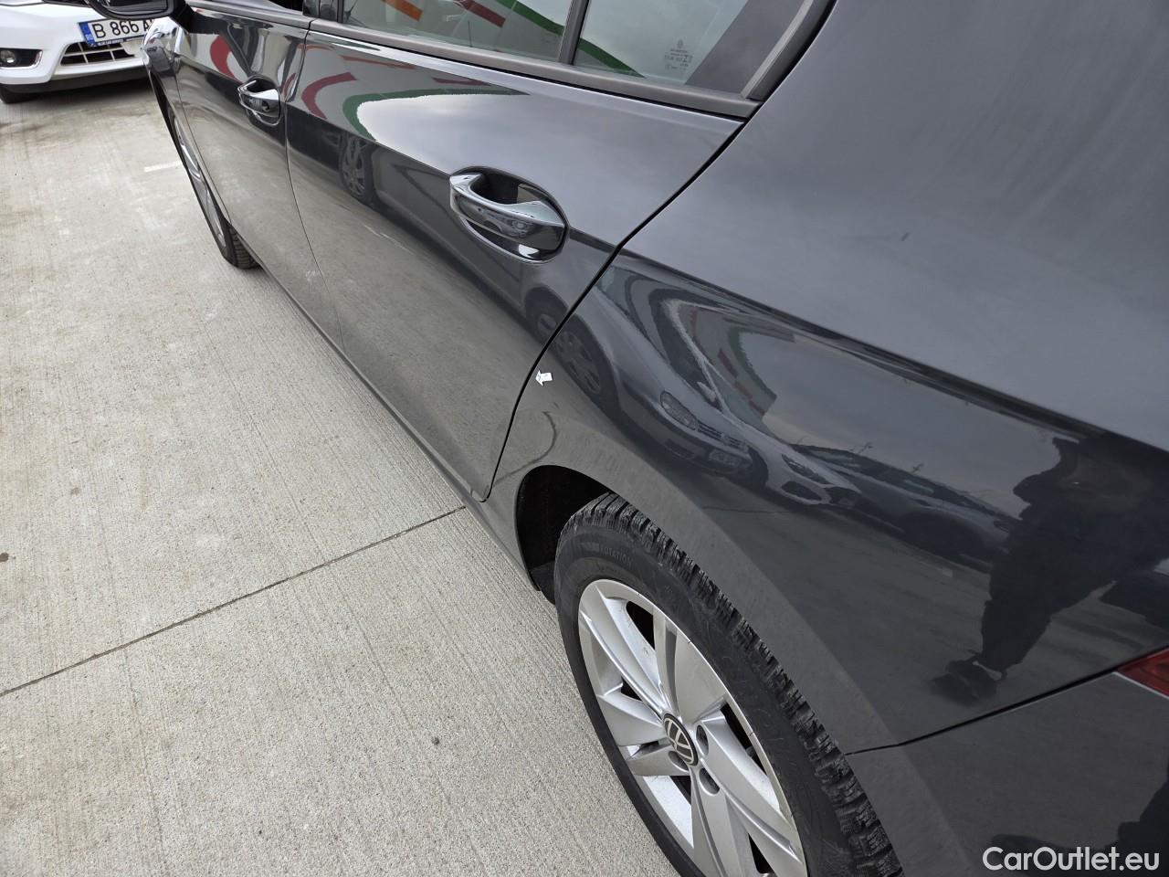  Volkswagen  Golf  Life 1.0 TSI #32