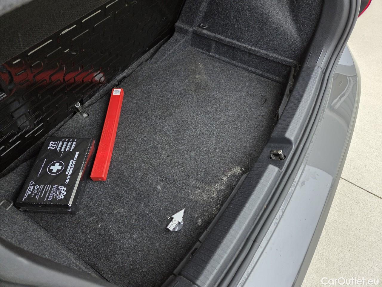  Volkswagen  Polo 1.0 80CP Trendline #52