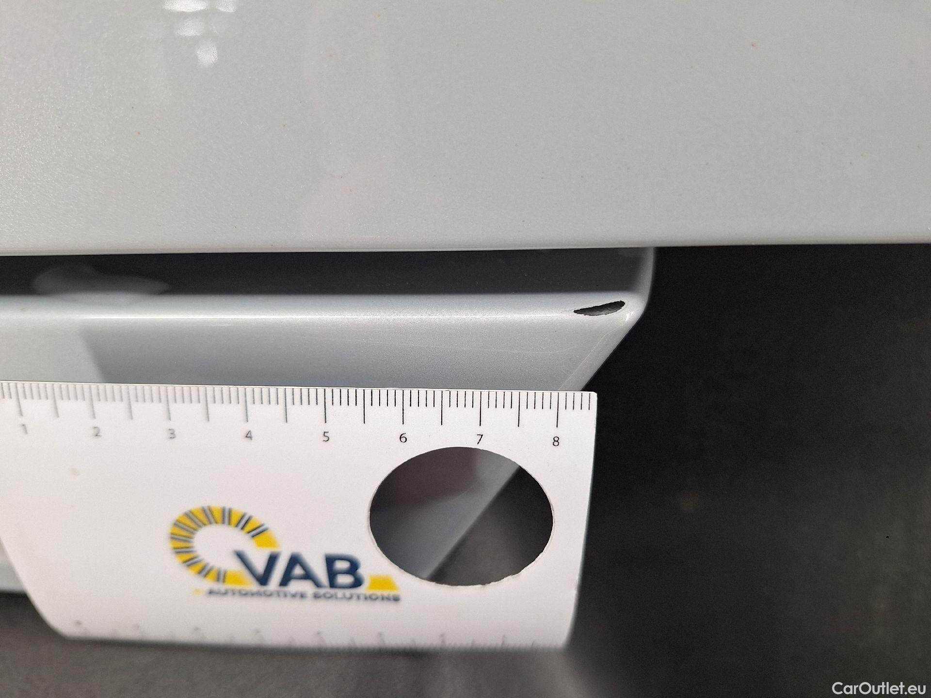  Volvo  XC 40 Volvo, XC40 '17, Volvo XC40 T2 Momentum Core 5d #11