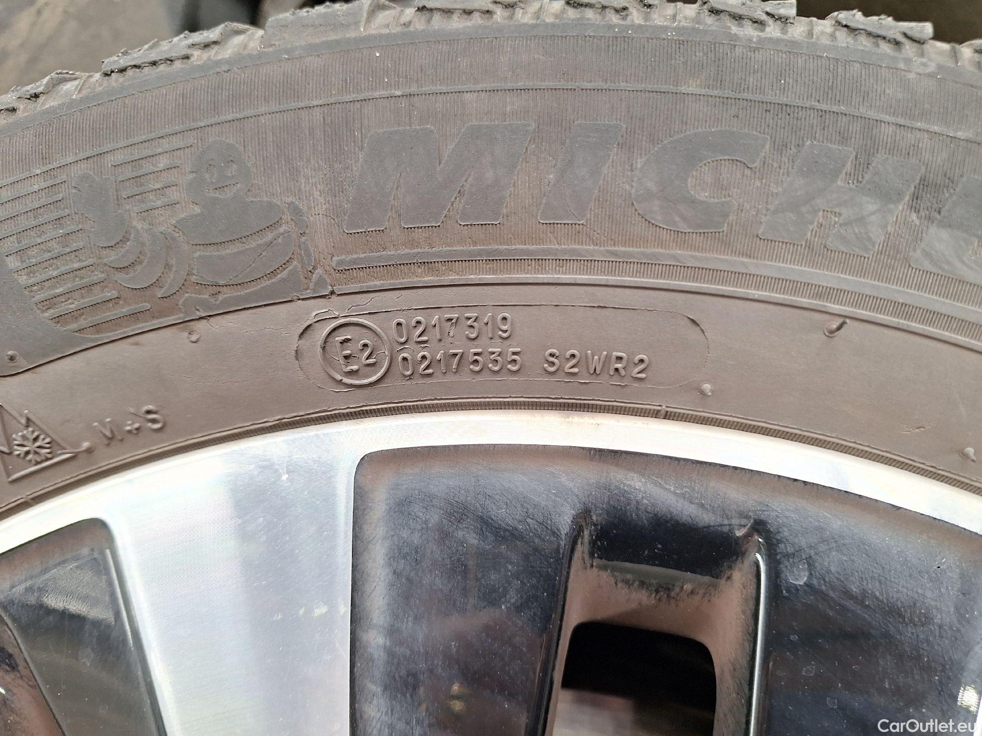  Mercedes  A-Klasse Mercedes, A-Class Ber '18 PHEV, Mercedes-Benz  Limousine A 250e Business S #39