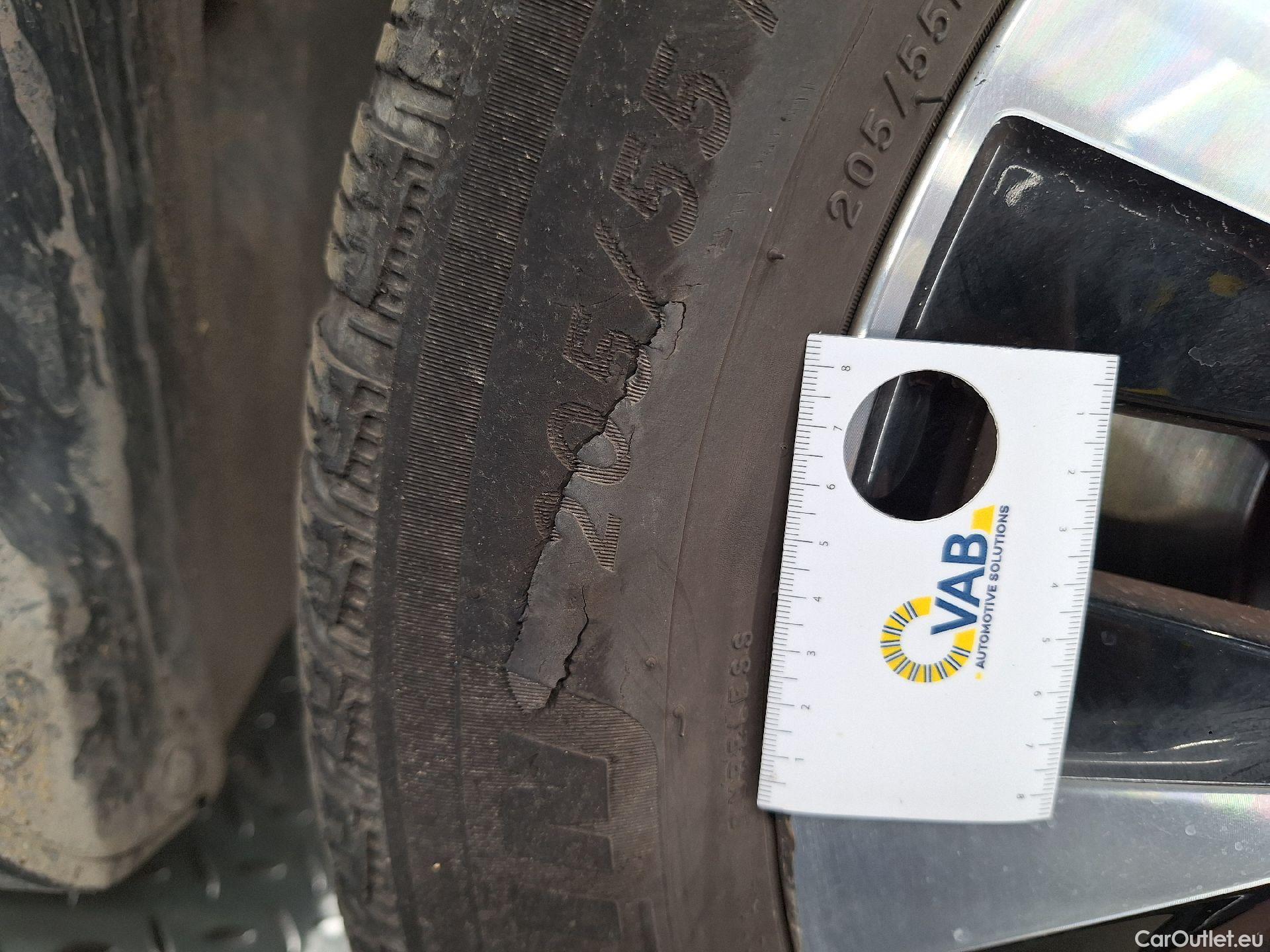  Mercedes  A-Klasse Mercedes, A-Class Ber '18 PHEV, Mercedes-Benz  Limousine A 250e Business S #36