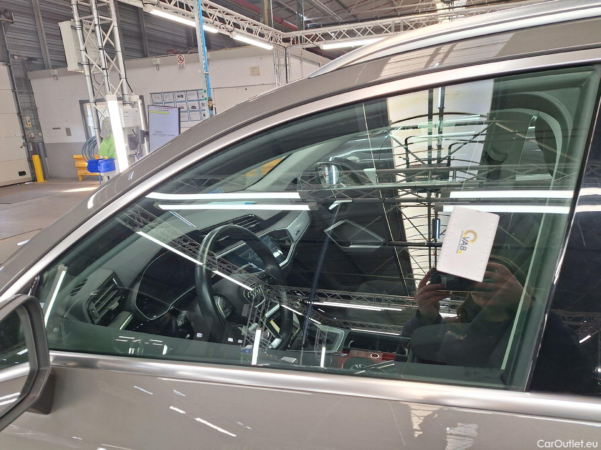  Audi  Q3 Audi,  '18, Audi  35 TDI S Tronic Business Edition 5d #43