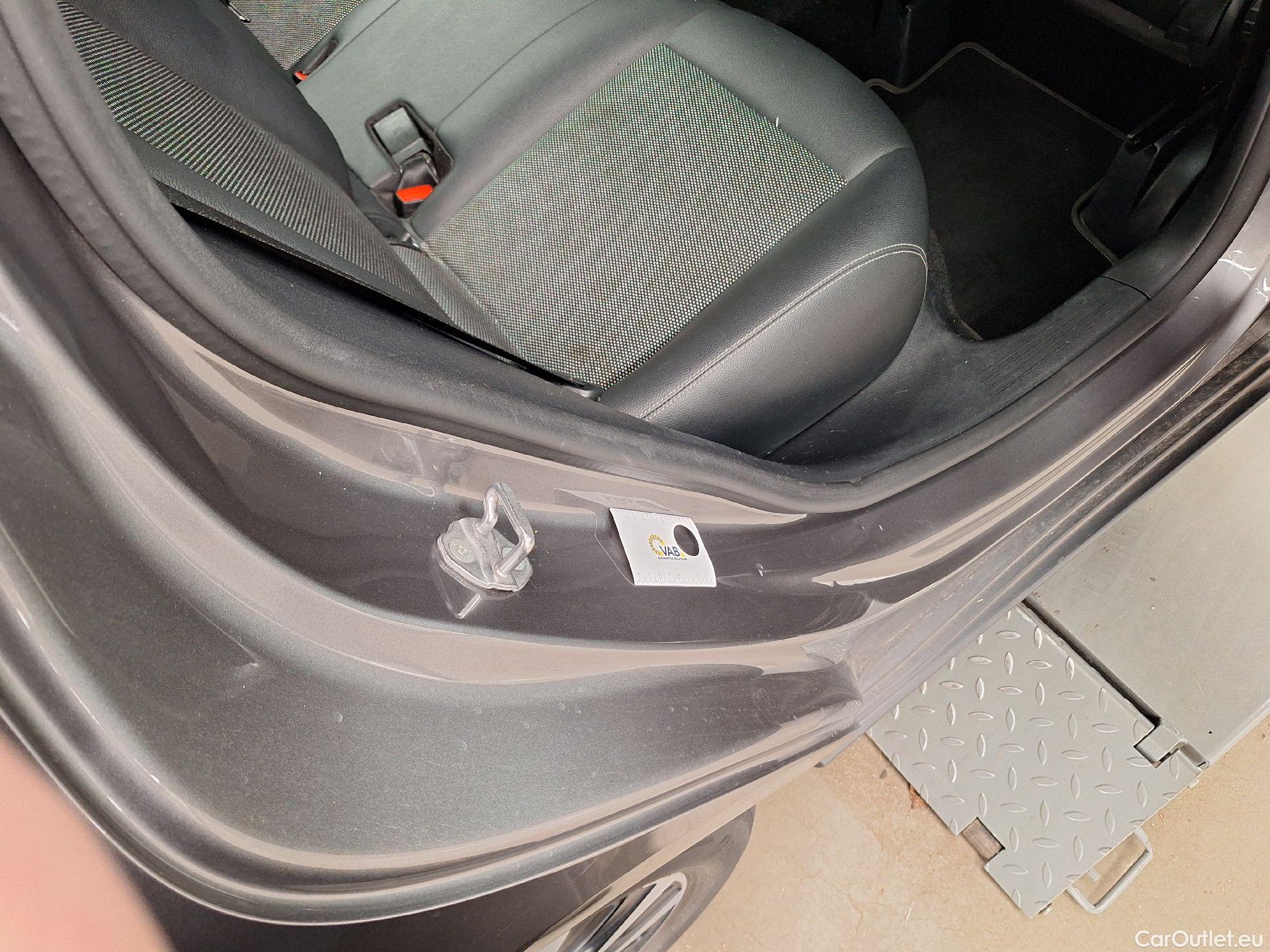  Mercedes  B-Klasse Mercedes, B-Class '18, Mercedes-Benz  B 180 Business Solution 5d #37