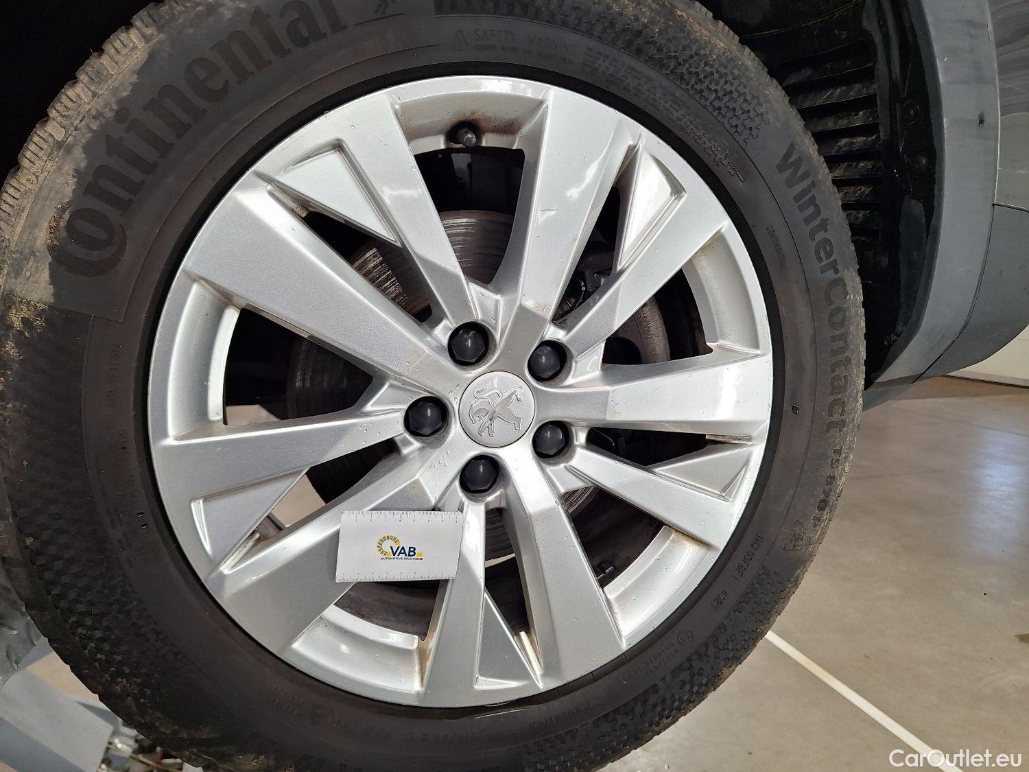  Peugeot  5008 Peugeot,  FL'20, Peugeot  1.5 BlueHDi 96kW S&S Active Pack 5d #1