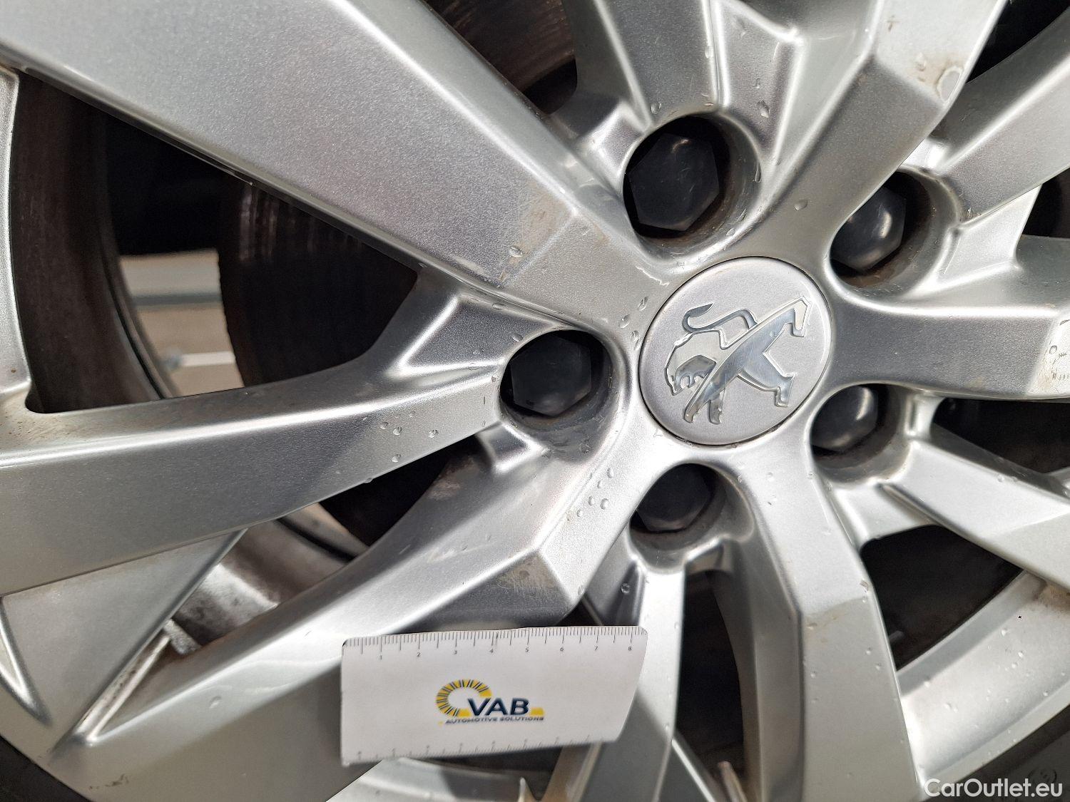  Peugeot  5008 Peugeot,  FL'20, Peugeot  1.5 BlueHDi 96kW S&S Active Pack 5d #2