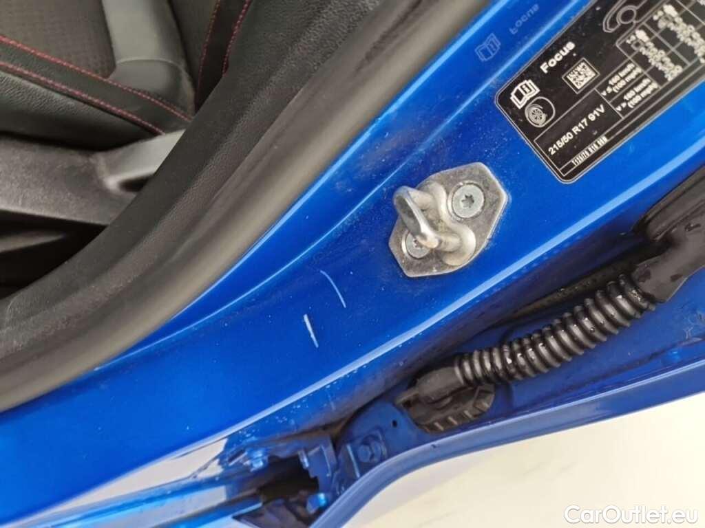  Ford  Focus 1.5 EcoBl. ST L.XBns #2