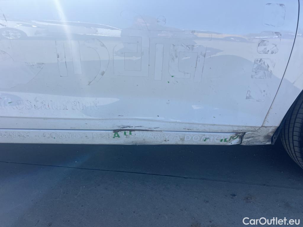  Hyundai  i20 HYUNDAI  / 2023 / 5P / berlina con portón 1.2 MPI Essence #1