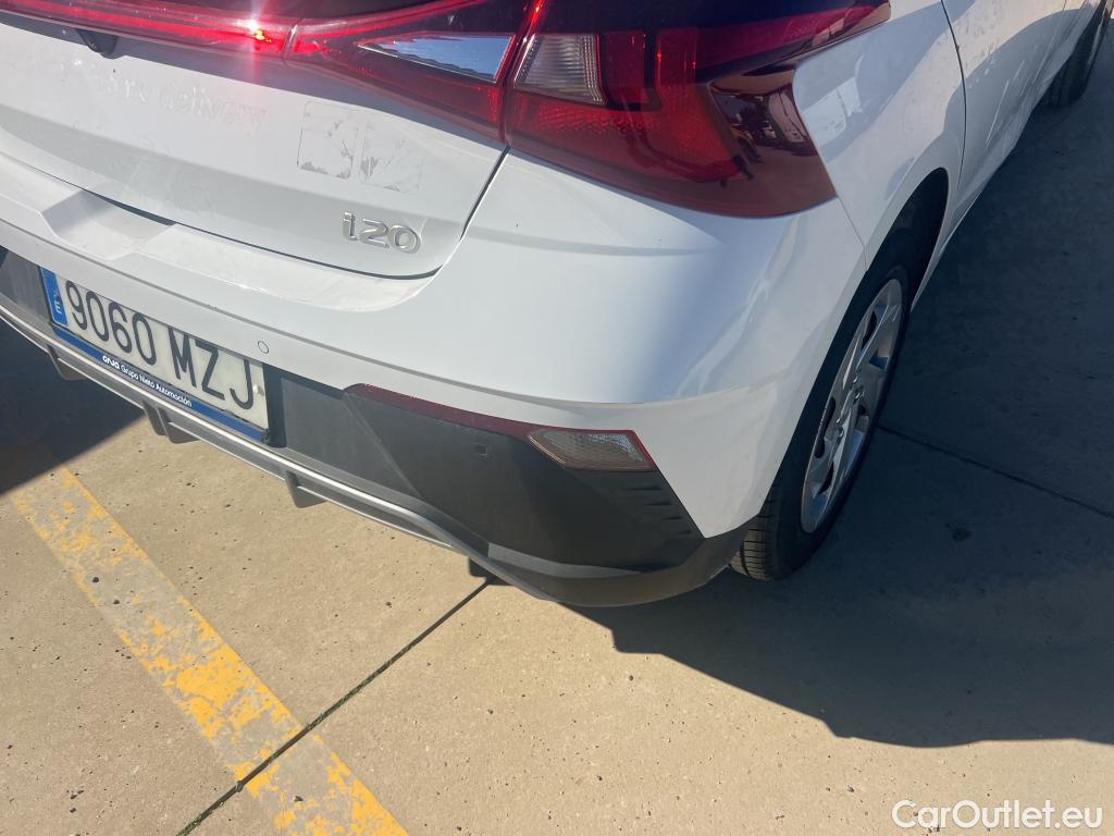  Hyundai  i20 HYUNDAI  / 2023 / 5P / berlina con portón 1.2 MPI Essence #20