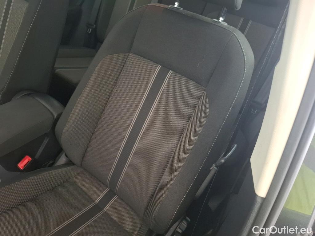  Volkswagen  T-ROC VOLKSWAGEN  / 2017 / 5P / SUV 2.0 TDI 150 LOUNGE BUSINESS DSG7 #39