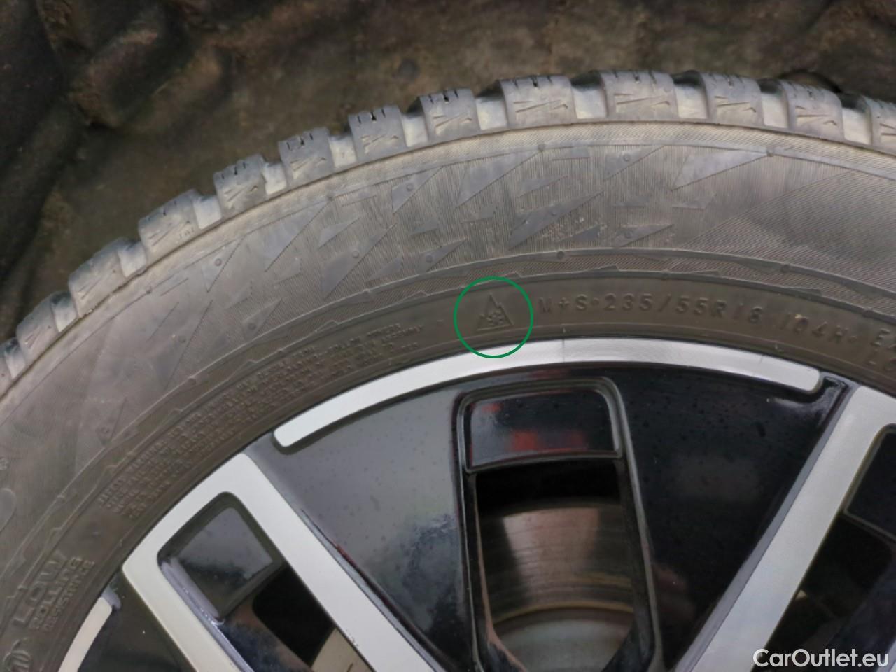  Mercedes  GLA MERCEDES-BENZ  / 2020 / 5P / SUV  250 e PROGRESSIVE LINE DCT #8