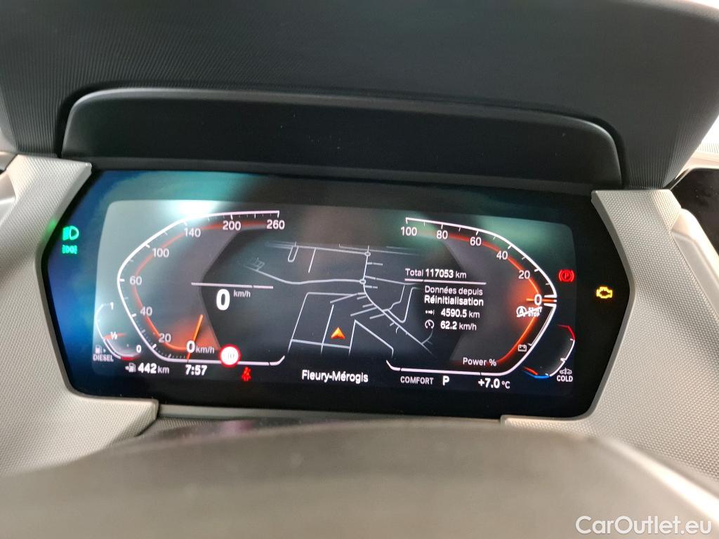  Bmw  Serie 1 BMW Série 1 / 2019 / 5P / Berline 2.0 118D AUTO M Design #9