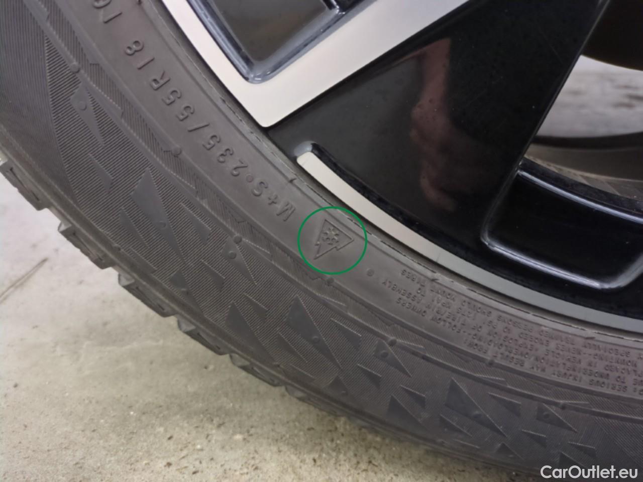  Mercedes  GLA MERCEDES-BENZ  / 2020 / 5P / SUV  250 e PROGRESSIVE LINE DCT #6