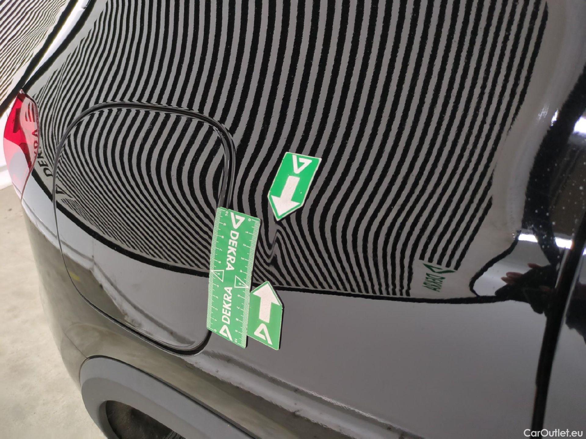  Mercedes  GLA MERCEDES-BENZ  / 2020 / 5P / SUV  250 e PROGRESSIVE LINE DCT #19