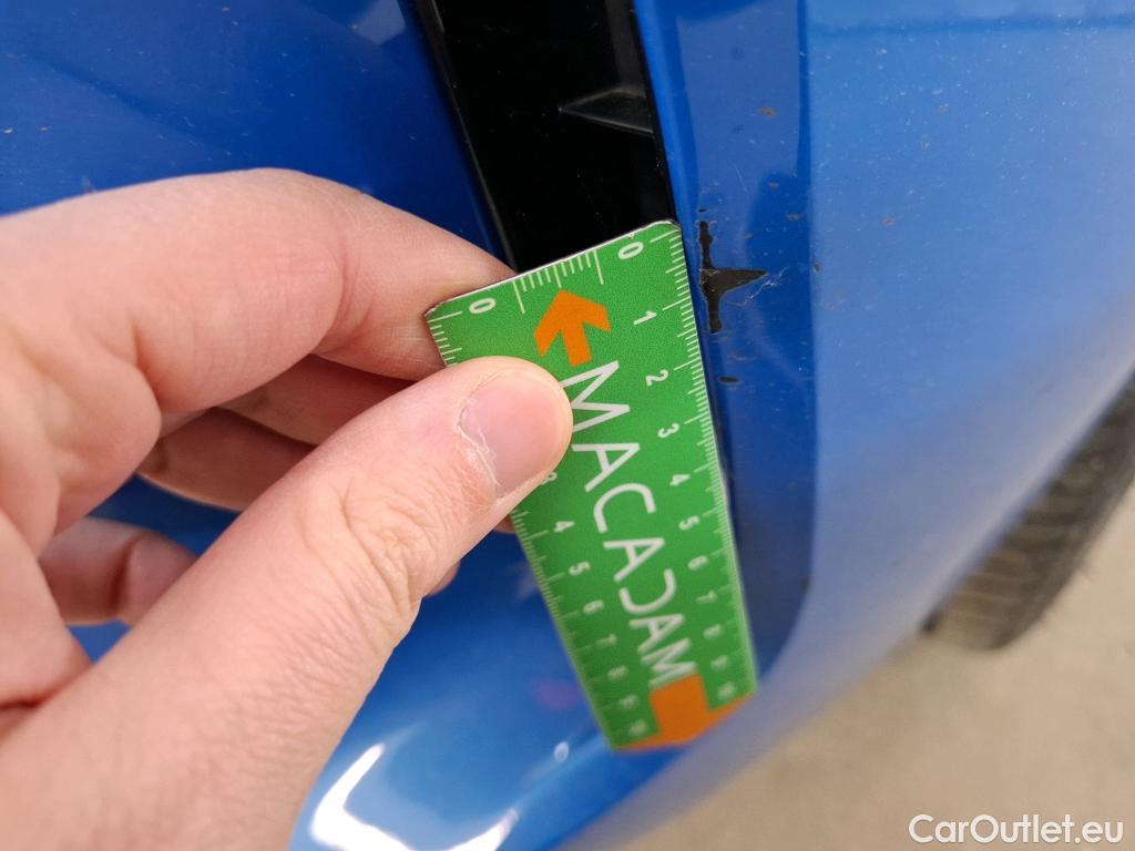  Bmw  Serie 1 BMW Série 1 / 2019 / 5P / Berline 2.0 118D AUTO M Design #11