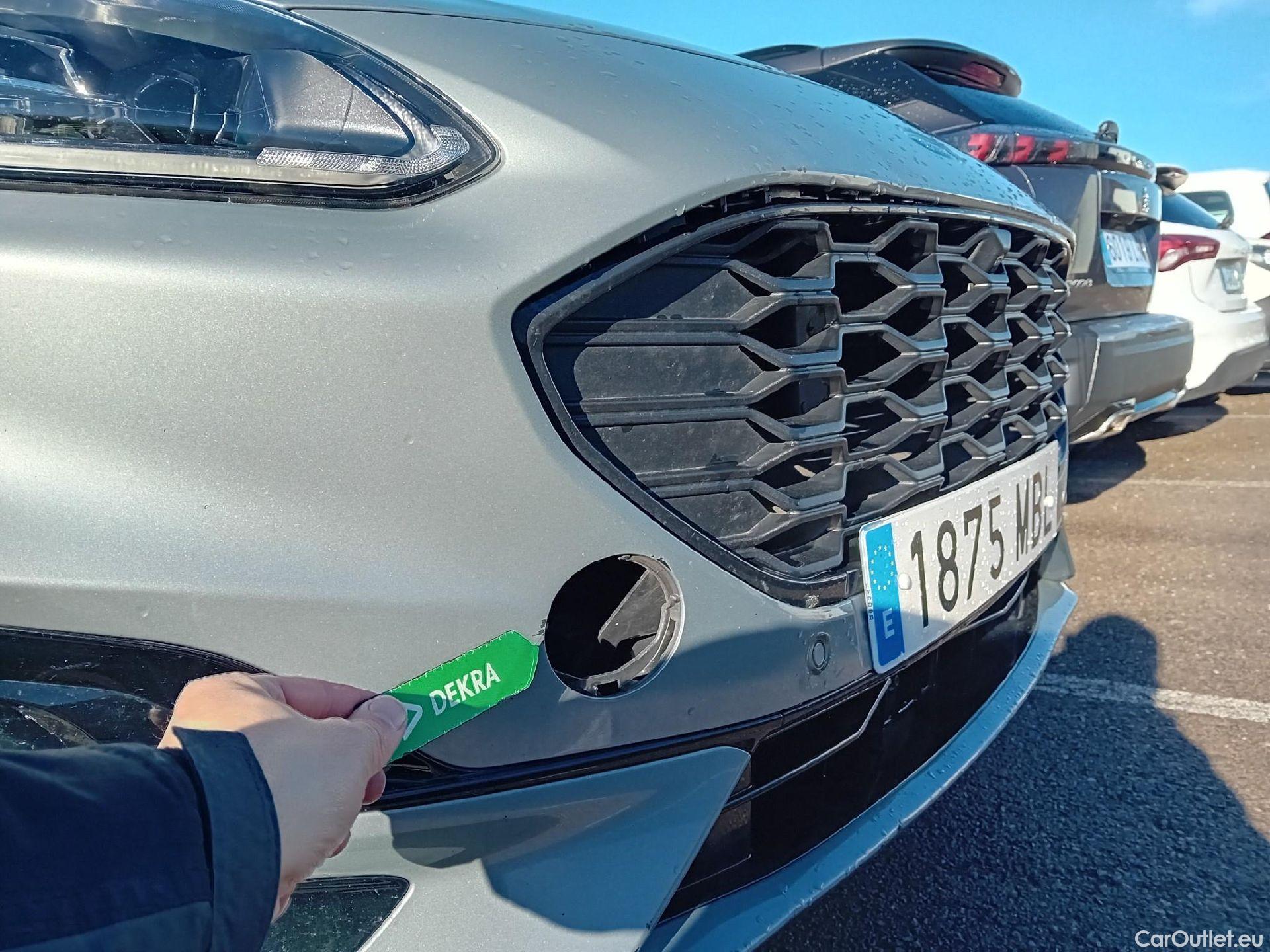  Ford  Kuga FORD  / 2019 / 5P / todoterreno ST-Line X 2.5 Duratec FHEV Auto #7