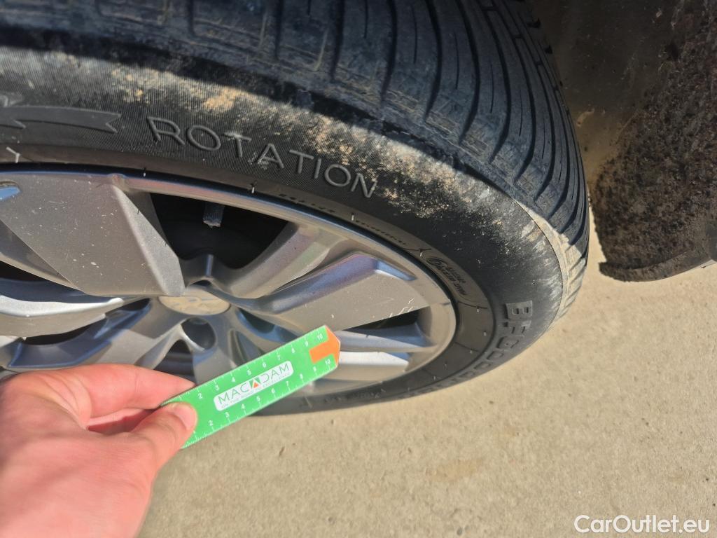  Peugeot  2008 PEUGEOT  / 2016 / 5P / todoterreno Signature BlueHDi 100 S&S 5 Vel. MAN #15