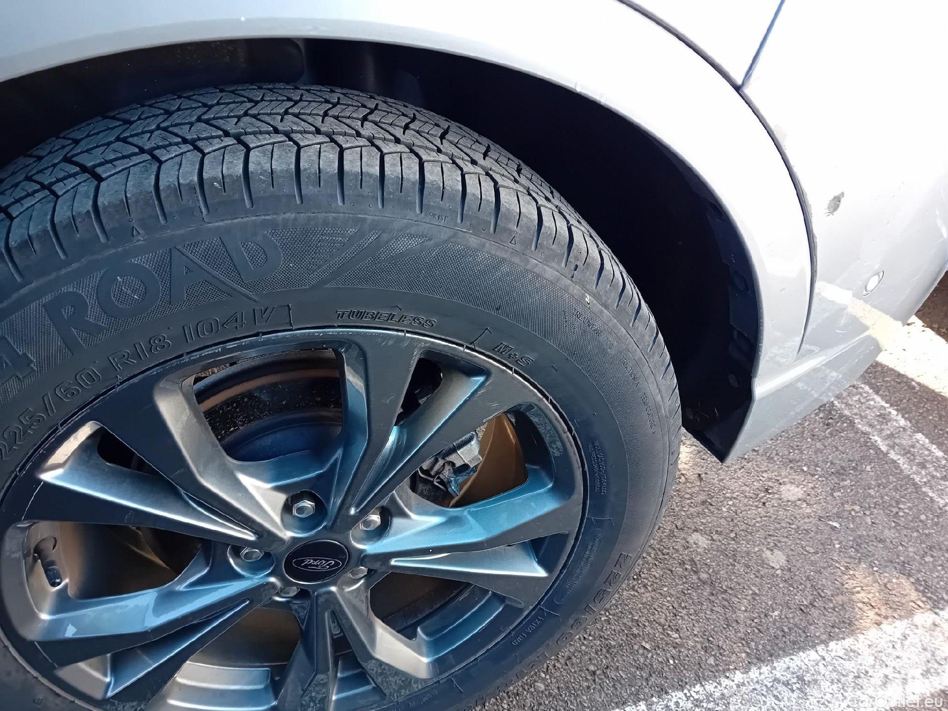  Ford  Kuga FORD  / 2019 / 5P / todoterreno ST-Line X 2.5 Duratec FHEV Auto #21