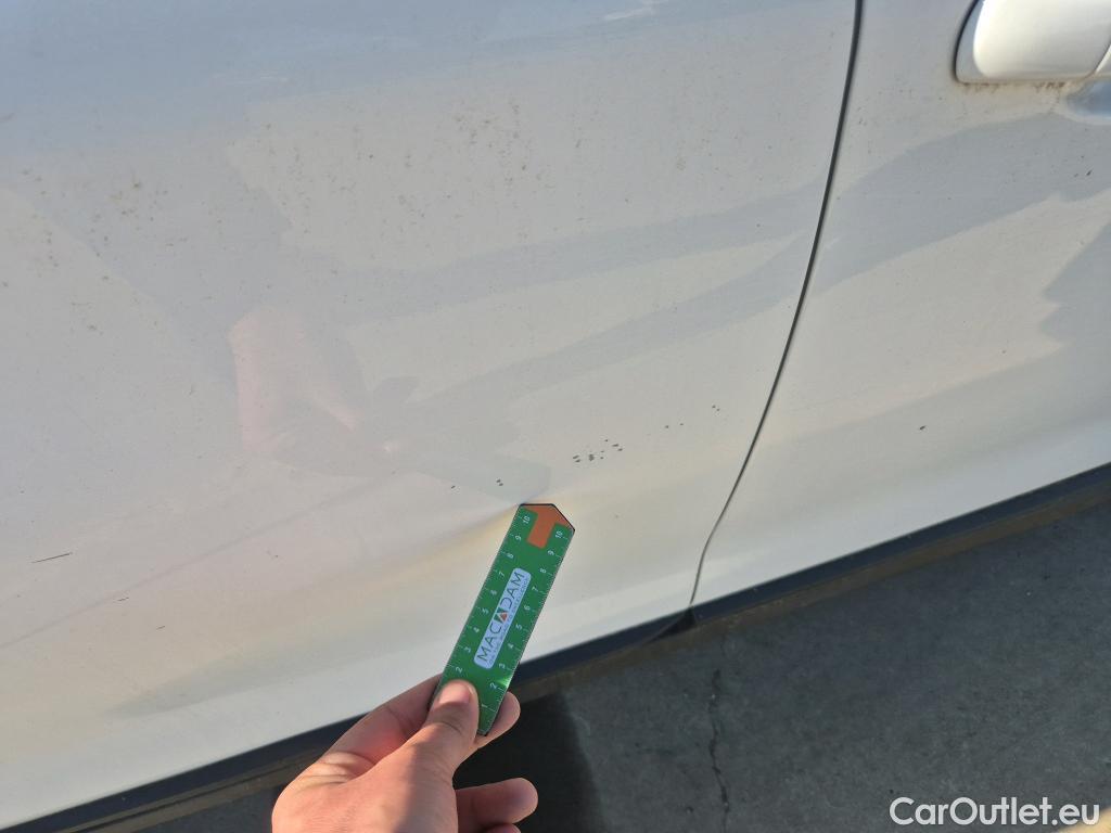  Peugeot  2008 PEUGEOT  / 2016 / 5P / todoterreno Signature BlueHDi 100 S&S 5 Vel. MAN #23