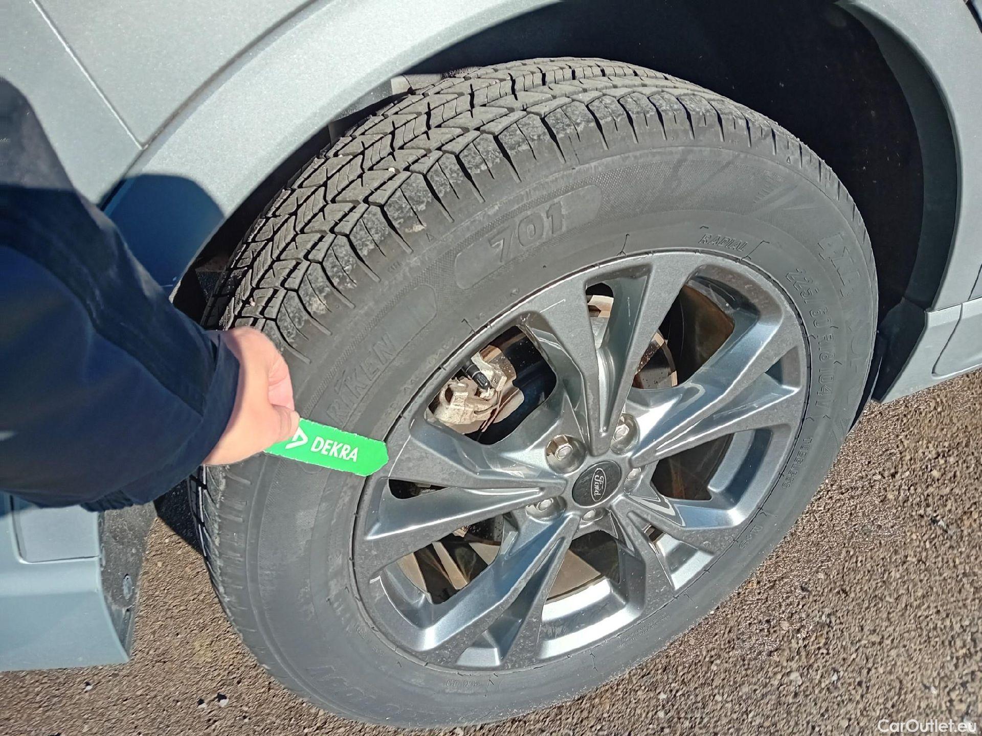  Ford  Kuga FORD  / 2019 / 5P / todoterreno ST-Line X 2.5 Duratec FHEV Auto #35