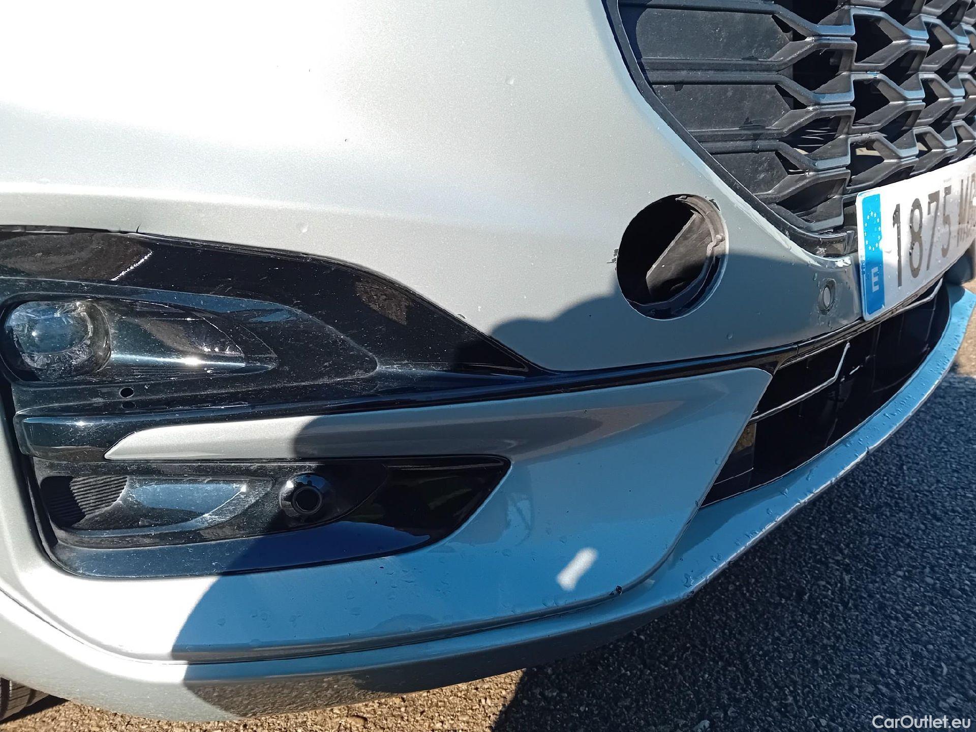  Ford  Kuga FORD  / 2019 / 5P / todoterreno ST-Line X 2.5 Duratec FHEV Auto #6