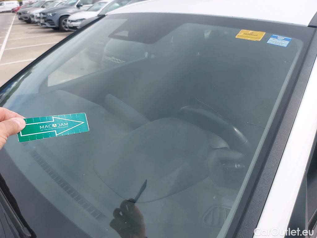  Hyundai  i20 HYUNDAI  / 2020 / 5P / berlina con portón 1.0 TGDI 74kW (100CV) 48V Essence #3