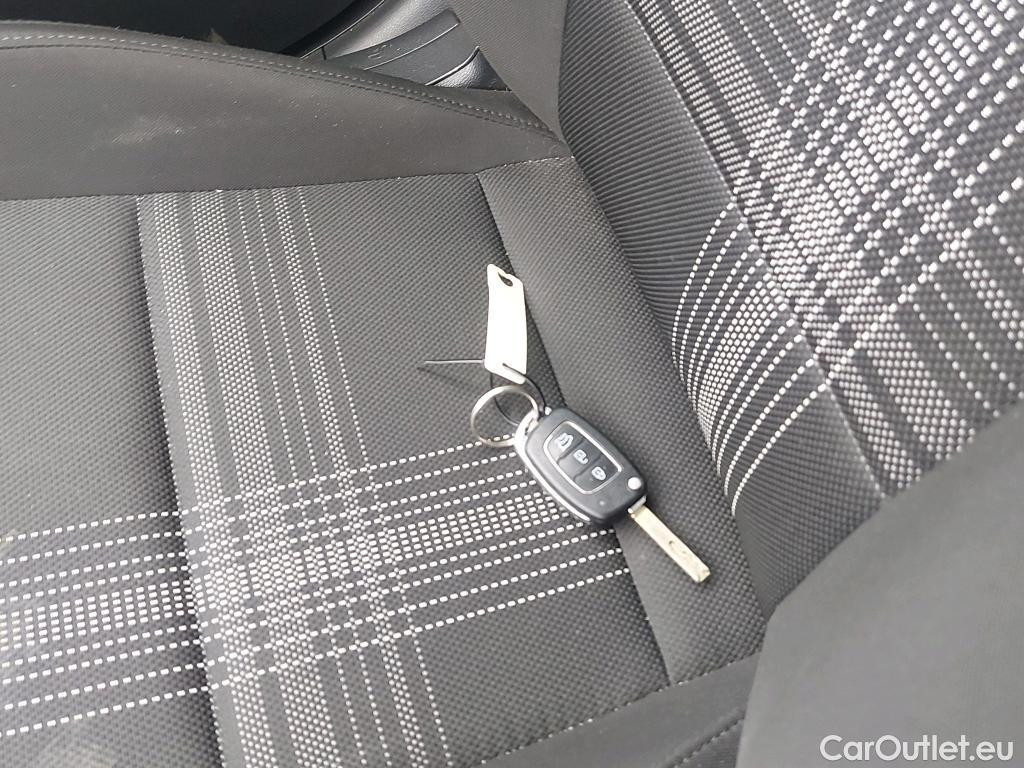  Hyundai  i20 HYUNDAI  / 2020 / 5P / berlina con portón 1.0 TGDI 74kW (100CV) 48V Essence #5