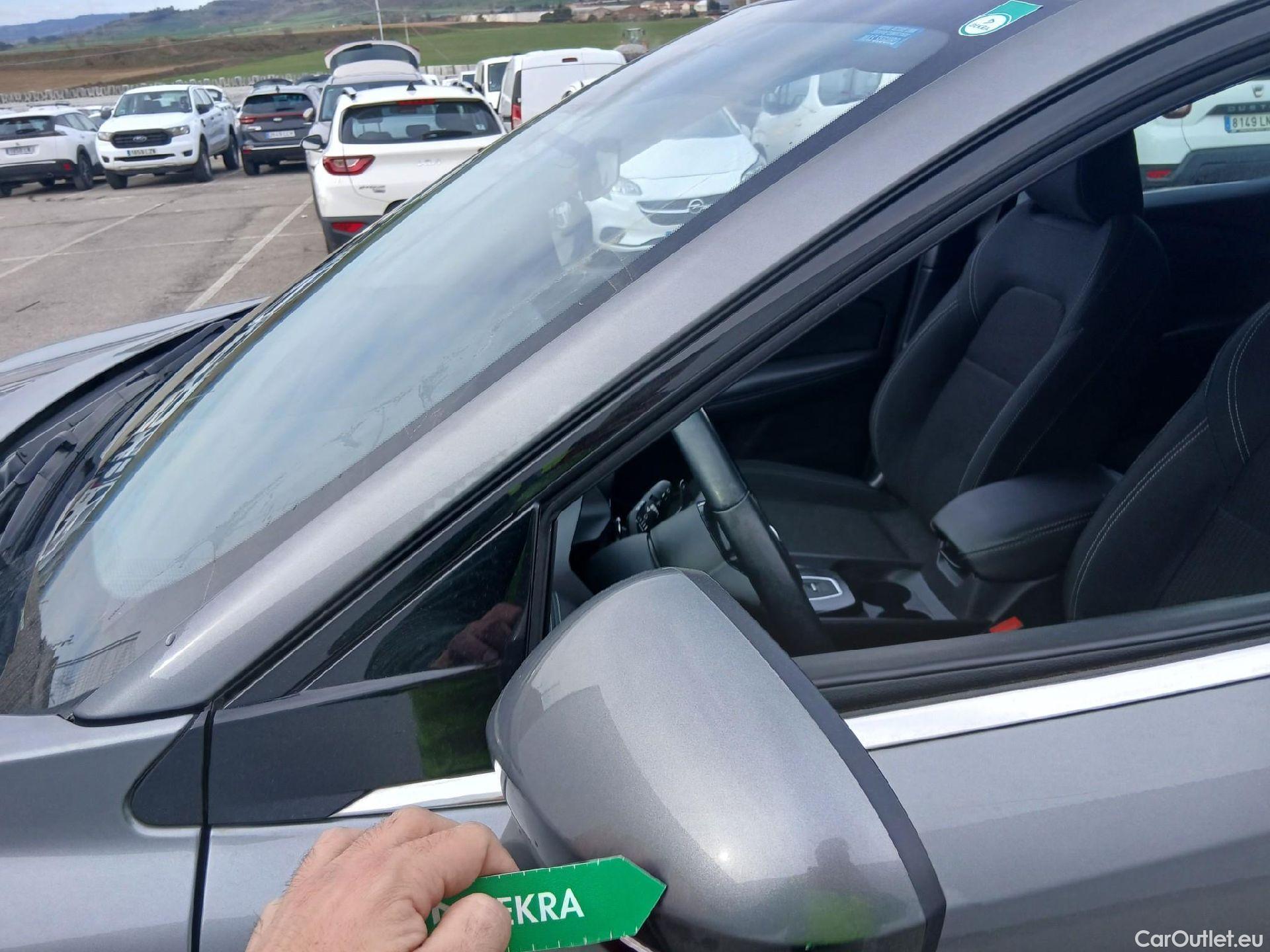  Nissan  Qashqai NISSAN  / 2021 / 5P / todoterreno DIG-T 116kW (158CV) mHEV Xtronic Acenta (AC) #4