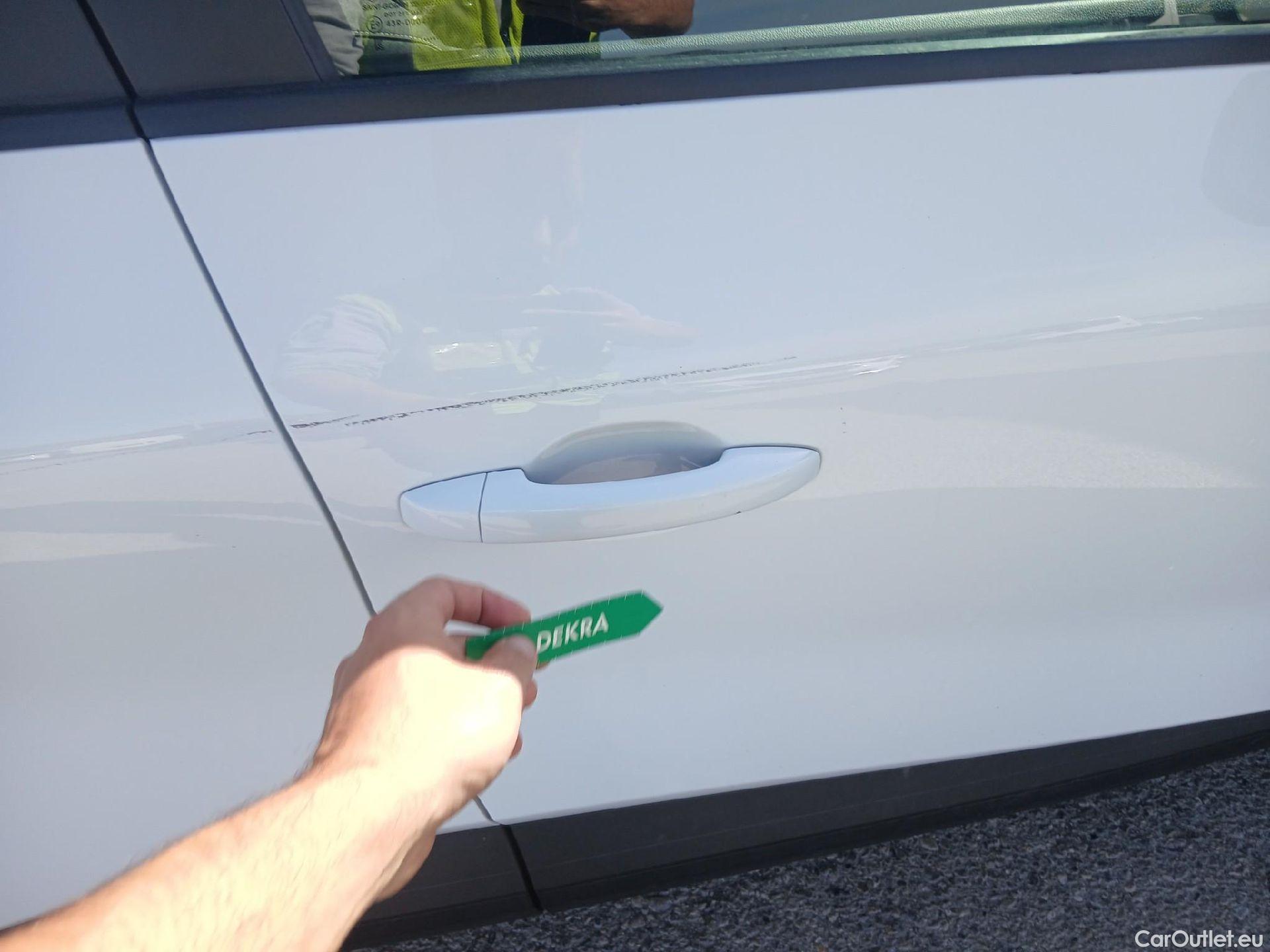  Renault  Captur RENAULT  / 2019 / 5P / todoterreno Intens TCe 90 (AC) #28