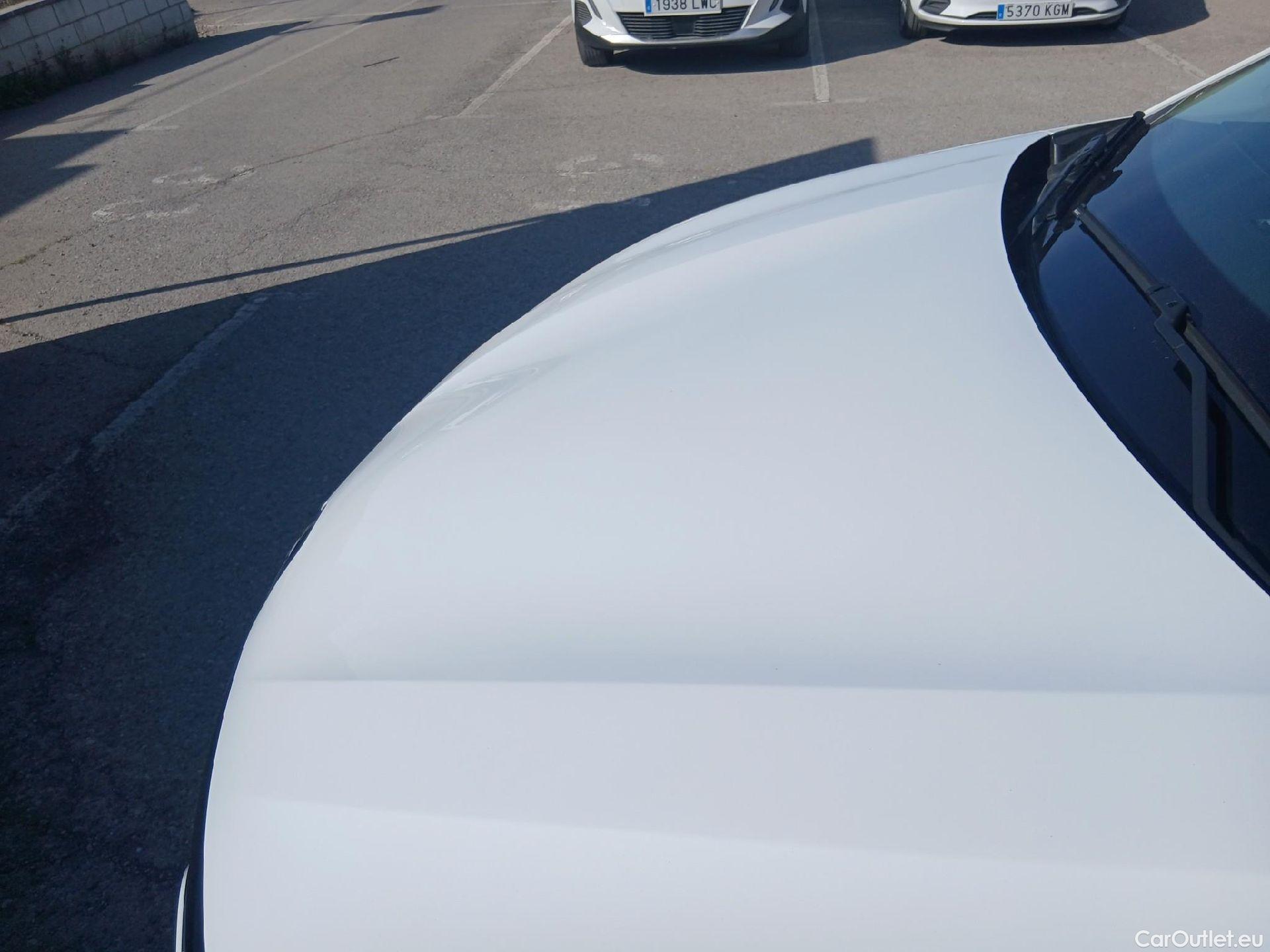  Renault  Captur RENAULT  / 2019 / 5P / todoterreno Intens TCe 90 (AC) #33