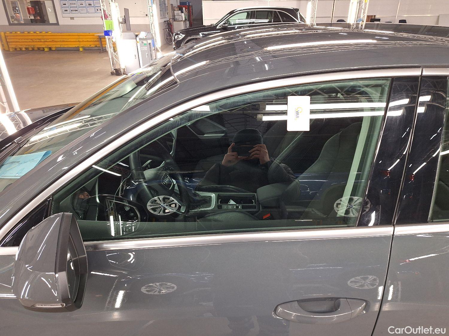  Audi  Q3 Audi,  SB '19 PHEV, Audi  Sportback 45 TFSI e S tronic 5d #36