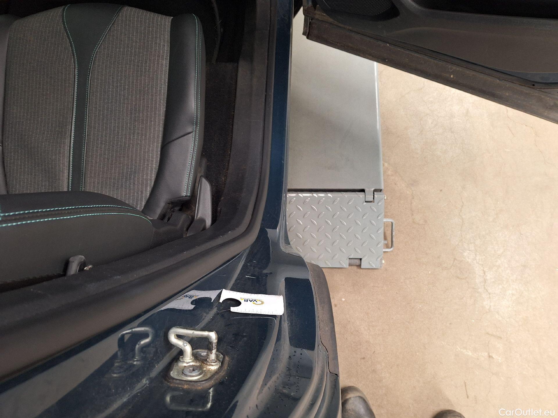  Peugeot  5008 Peugeot,  FL'20, Peugeot  1.5 BlueHDi 96kW S&S EAT8 Allure 5d #11