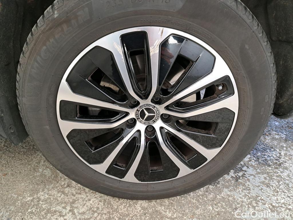  Mercedes  GLC MERCEDES-BENZ  / 2022 / 5P / SUV  220 D BUSINESS LINE 4MATIC #2